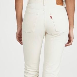 Levi’s wedgie crop white jeans